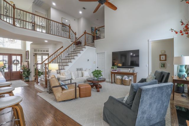 206 Gardenridge Dr, Franklin, TN 37069