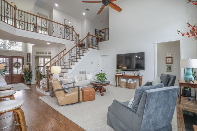 206 Gardenridge Dr, Franklin, TN 37069