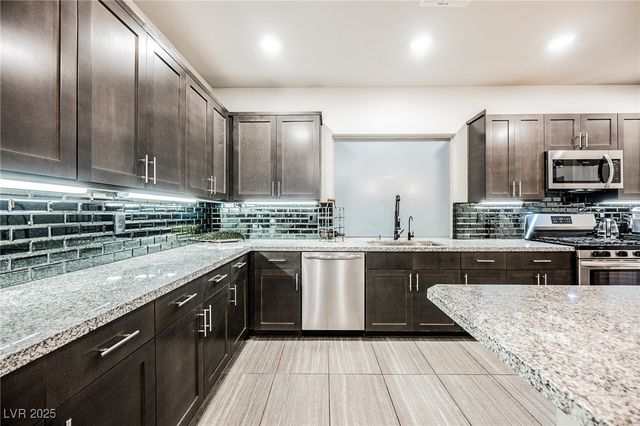 8113 Misty Canyon Avenue, Las Vegas, NV 89113