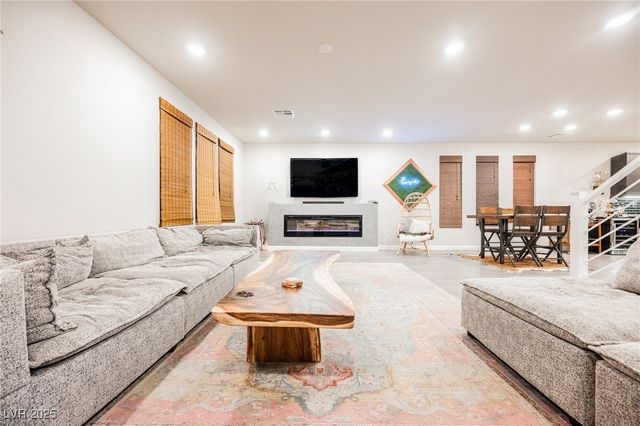 8113 Misty Canyon Avenue, Las Vegas, NV 89113