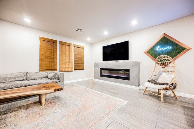 8113 Misty Canyon Avenue, Las Vegas, NV 89113