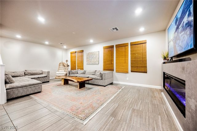 8113 Misty Canyon Avenue, Las Vegas, NV 89113