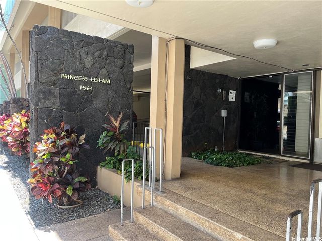 1561 Kanunu Street 1505, Honolulu, HI 96814