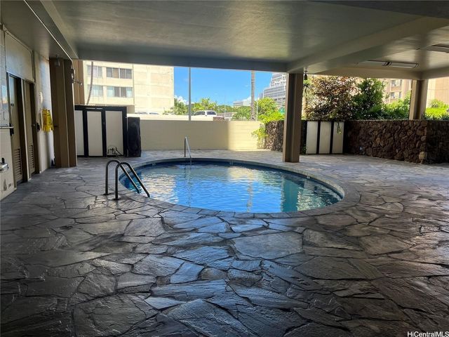 1561 Kanunu Street 1505, Honolulu, HI 96814