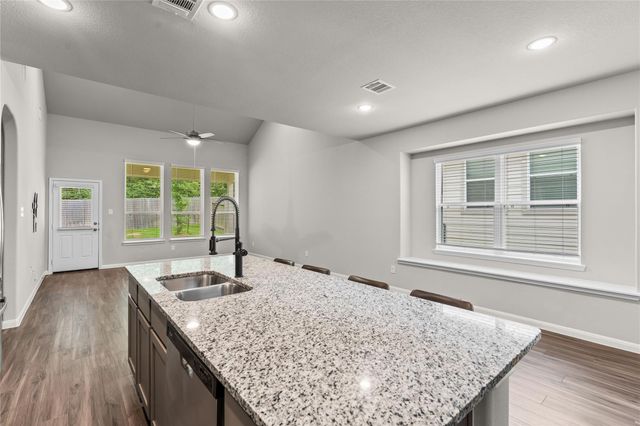 4362 Mcgregor Bluff Lane, Conroe, TX 77304
