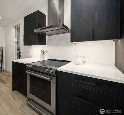 727 Belmont Avenue E, Seattle, WA 98102
