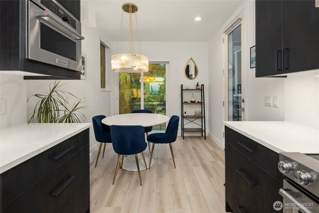 727 Belmont Avenue E, Seattle, WA 98102