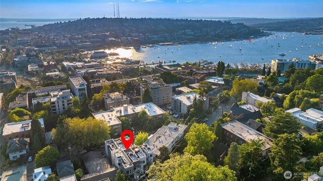 727 Belmont Avenue E, Seattle, WA 98102