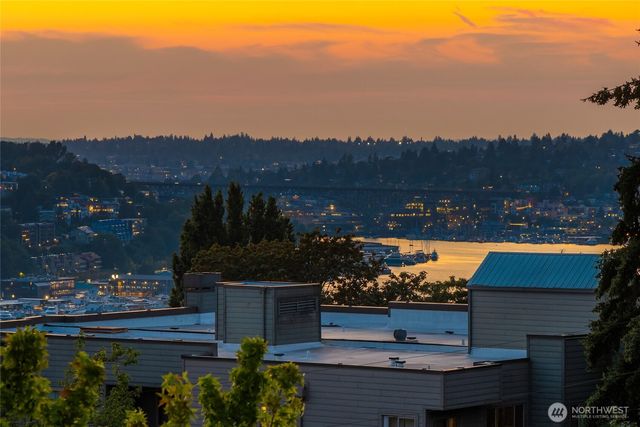 727 Belmont Avenue E, Seattle, WA 98102
