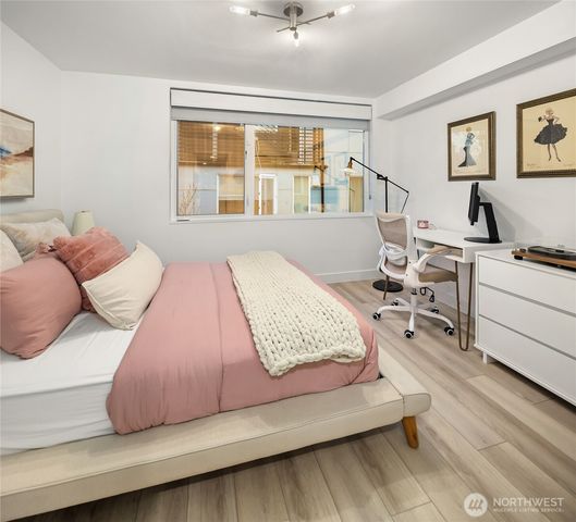 727 Belmont Avenue E, Seattle, WA 98102