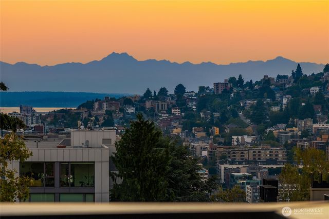 727 Belmont Avenue E, Seattle, WA 98102
