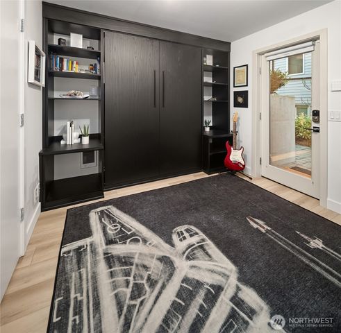 727 Belmont Avenue E, Seattle, WA 98102