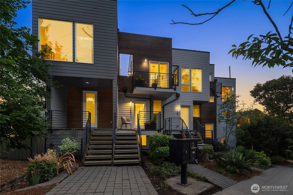 727 Belmont Avenue E, Seattle, WA 98102