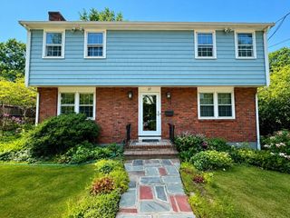 27 Maplewood Ave, Newton, MA 02459