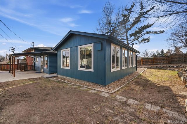 10195 W 17th Place, Lakewood, CO 80215