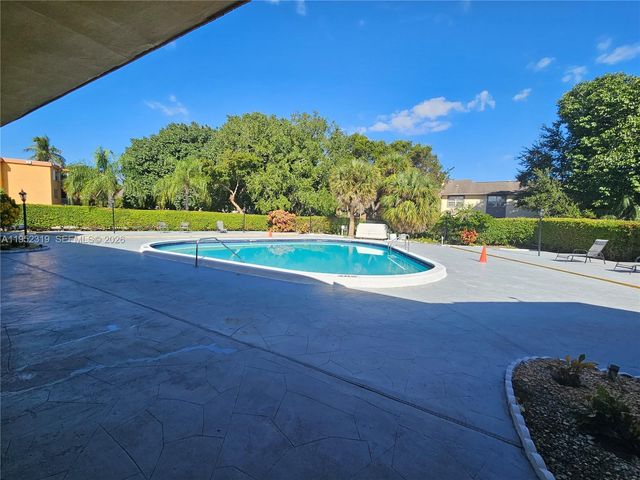 4384 NW 9th Ave 20-3C, Deerfield Beach, FL 33064