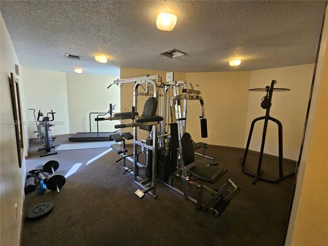 4384 NW 9th Ave 20-3C, Deerfield Beach, FL 33064