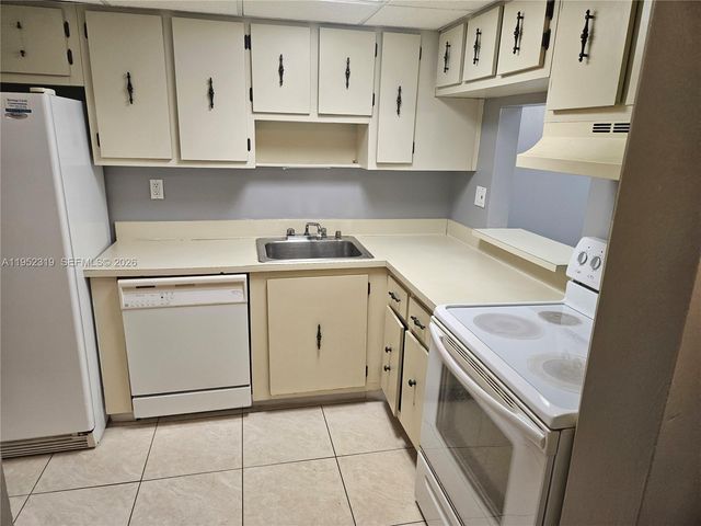 4384 NW 9th Ave 20-3C, Deerfield Beach, FL 33064