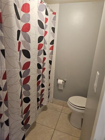 4384 NW 9th Ave 20-3C, Deerfield Beach, FL 33064