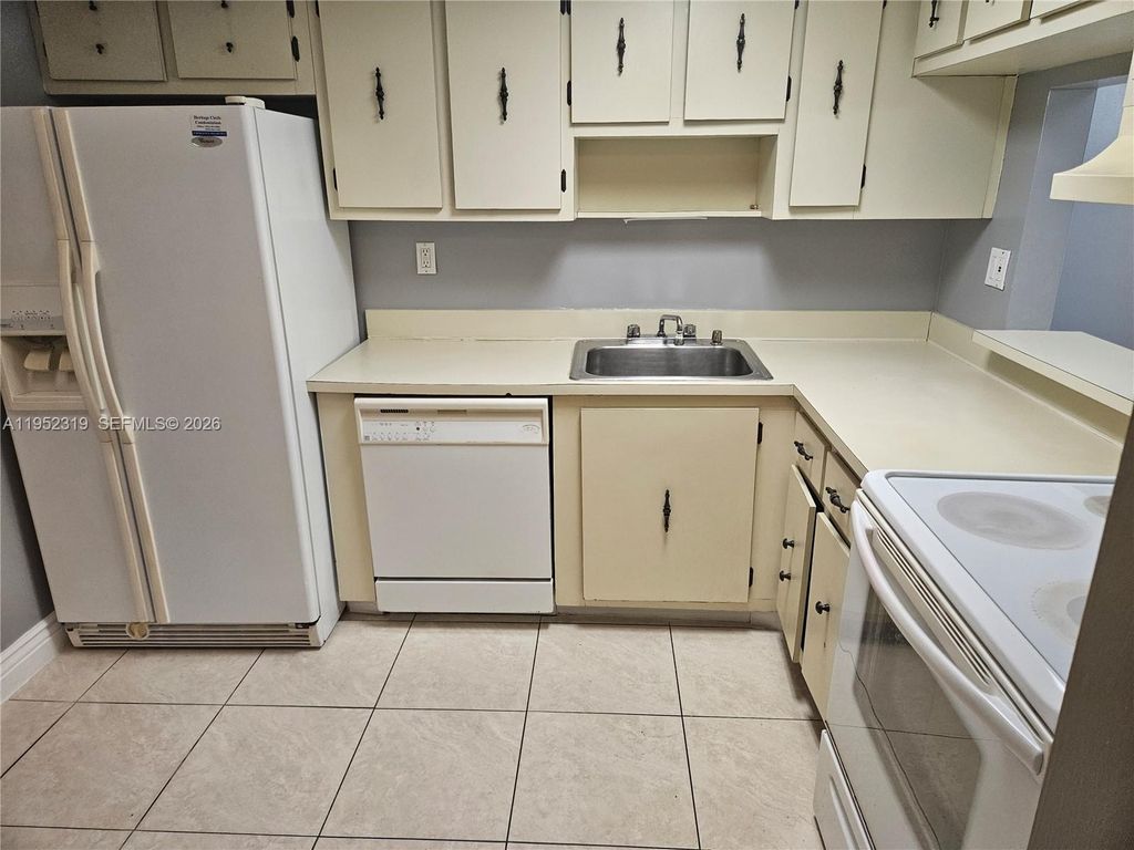 4384 NW 9th Ave 20-3C, Deerfield Beach, FL 33064