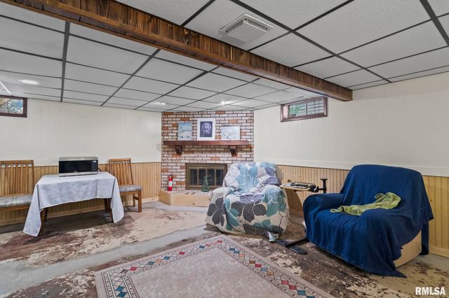 2456 S 11TH Street, Springfield, IL 62703