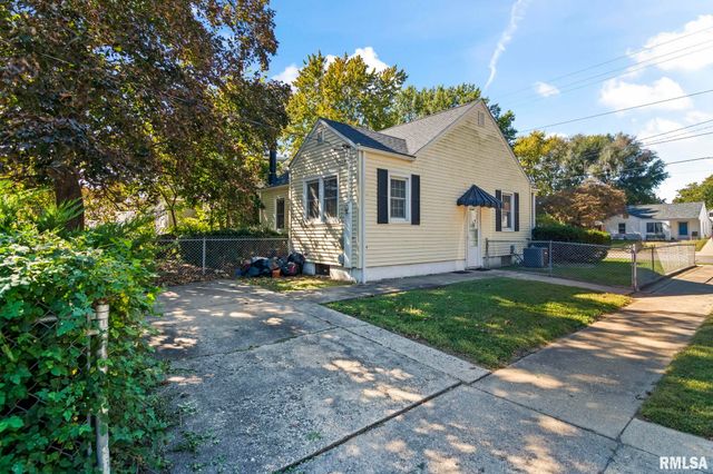 2456 S 11TH Street, Springfield, IL 62703