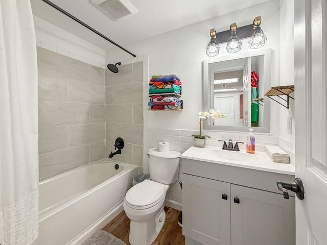 12657 Cooper Drive, Lowell, AR 72745