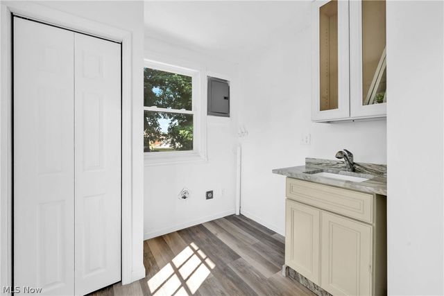 290 E 317th Street, Willowick, OH 44095