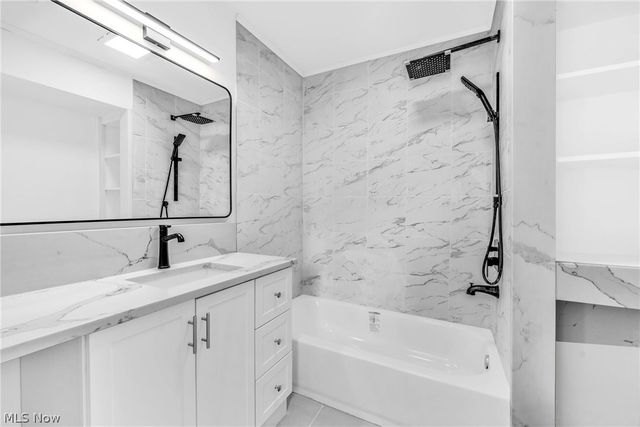 290 E 317th Street, Willowick, OH 44095