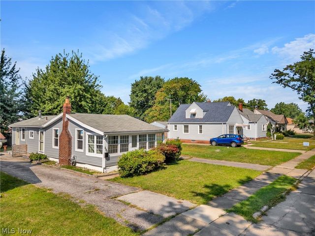290 E 317th Street, Willowick, OH 44095