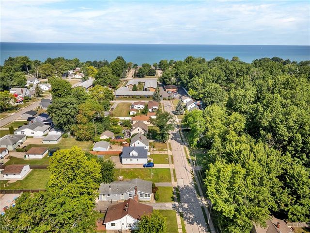 290 E 317th Street, Willowick, OH 44095