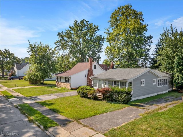 290 E 317th Street, Willowick, OH 44095