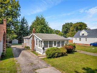 290 E 317th Street, Willowick, OH 44095