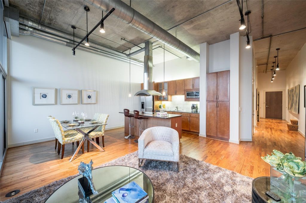 4899 Montrose Boulevard 1608, Houston, TX 77006