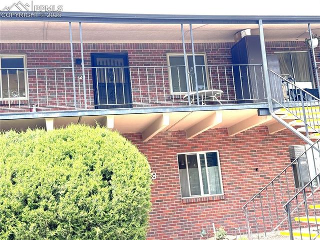 434 Valley Hi Circle B24, Colorado Springs, CO 80910