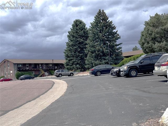 434 Valley Hi Circle B24, Colorado Springs, CO 80910