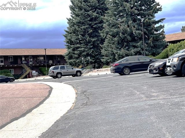 434 Valley Hi Circle B24, Colorado Springs, CO 80910