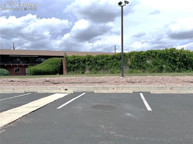 434 Valley Hi Circle B24, Colorado Springs, CO 80910