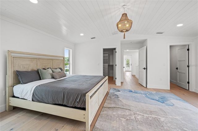 1647 SIESTA DRIVE, Sarasota, FL 34239