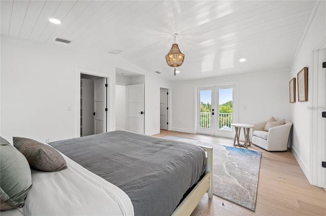 1647 SIESTA DRIVE, Sarasota, FL 34239