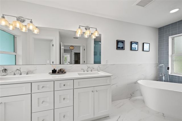 1647 SIESTA DRIVE, Sarasota, FL 34239