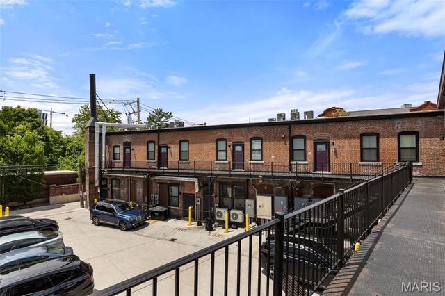 4738 McPherson Avenue 201, St Louis, MO 63108