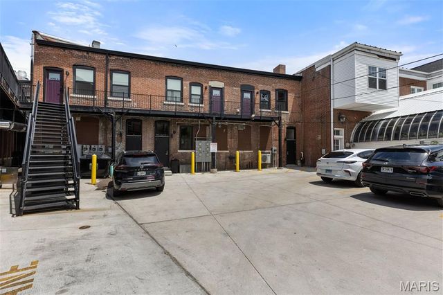 4738 McPherson Avenue 201, St Louis, MO 63108