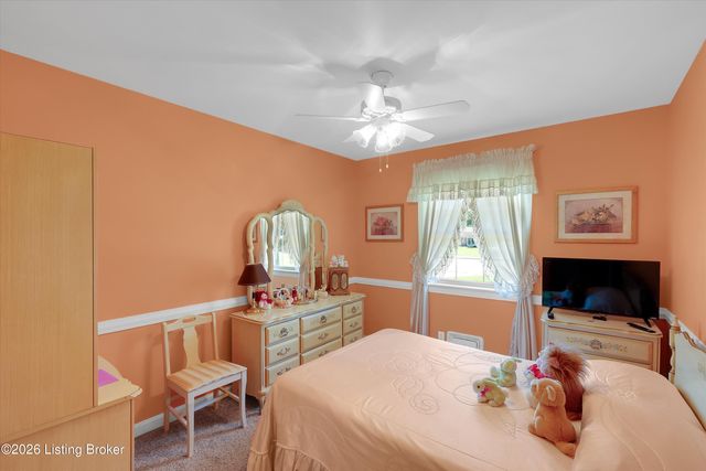 9910 Fireside Dr, Louisville, KY 40272