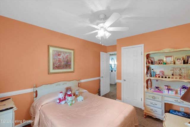 9910 Fireside Dr, Louisville, KY 40272