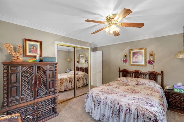 9910 Fireside Dr, Louisville, KY 40272