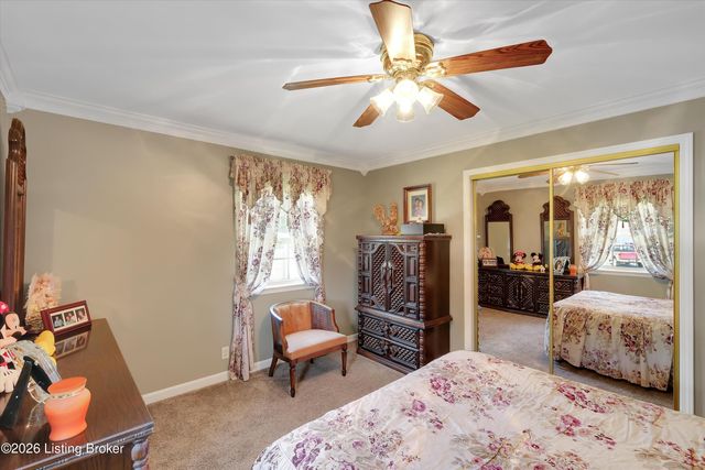 9910 Fireside Dr, Louisville, KY 40272