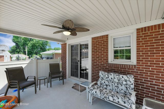 9910 Fireside Dr, Louisville, KY 40272