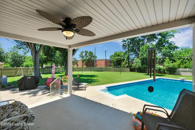 9910 Fireside Dr, Louisville, KY 40272