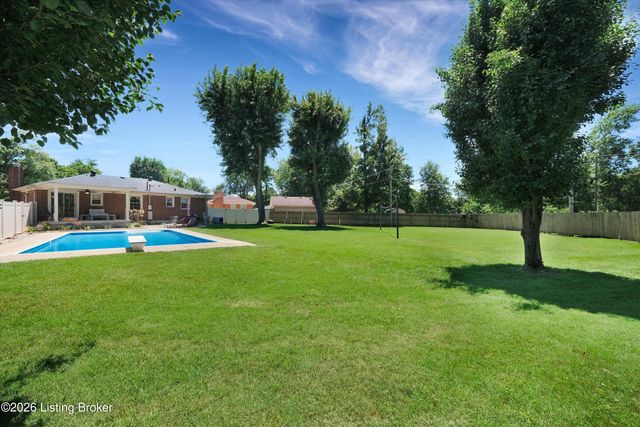 9910 Fireside Dr, Louisville, KY 40272